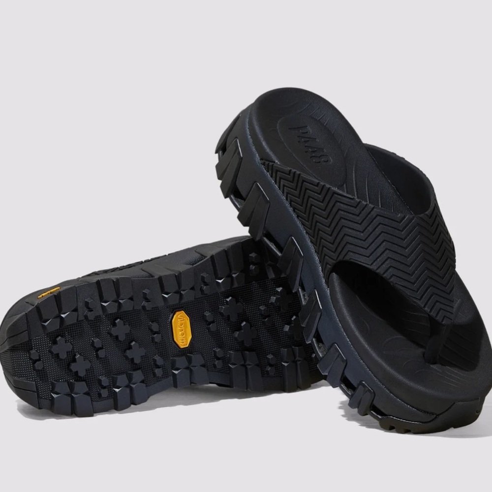 👟 P448 👟 Bondi TUX/BLACK Sandal Size: 11.5